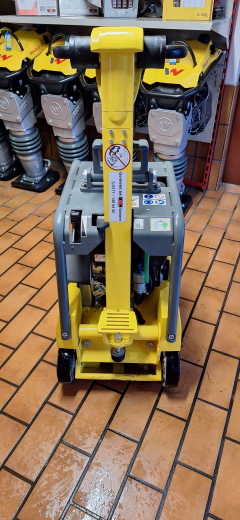 Wacker Neuson reversierbare Vibrationsplatte DPU 3050H - Gebrauchtgerät aus Mietpark (#Int.-Nr.: 100-18#)